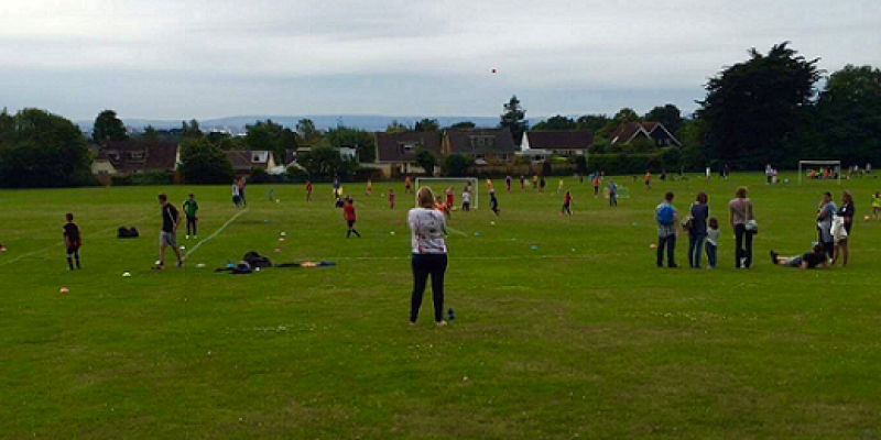 Broadstone FC win an Aviva Community Fund award